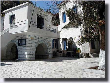 Main square in Syneti